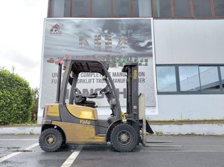 Four wheel front forklift Yale GDP20VX