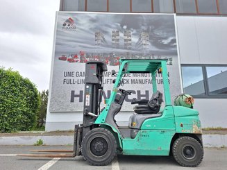 Four wheel front forklift Mitsubishi FG30N - 2