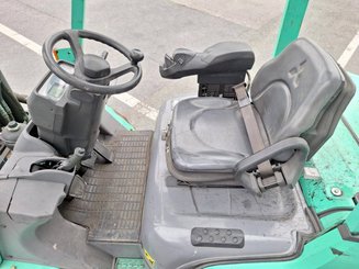 Four wheel front forklift Mitsubishi FG30N - 8