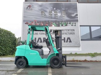 Four wheel front forklift Mitsubishi FG25N