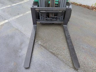 Four wheel front forklift Mitsubishi FG25N