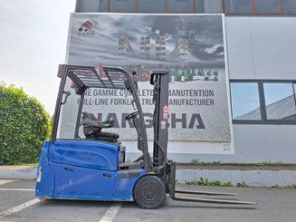 Three wheel front forklift Hyster  J16XNTLWB - 5