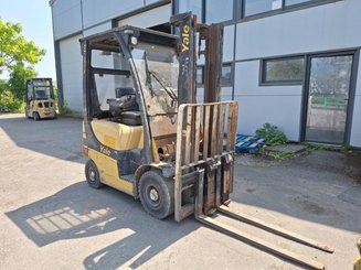 Four wheel front forklift Yale gdp16vx