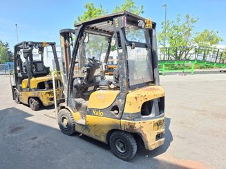 Four wheel front forklift Yale gdp16vx