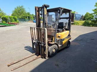 Four wheel front forklift Yale gdp16vx