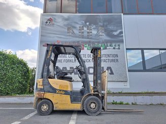 Four wheel front forklift Yale gdp16vx