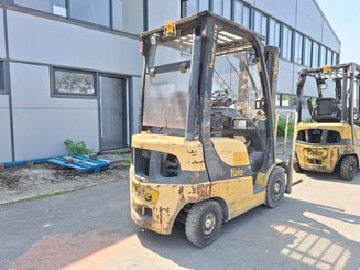 Four wheel front forklift Yale gdp16vx