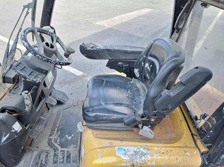 Four wheel front forklift Yale gdp16vx