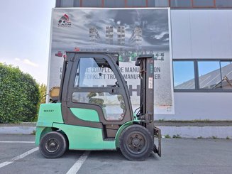 Four wheel front forklift Yale GLP30VX