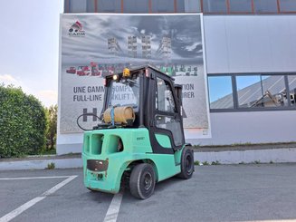Four wheel front forklift Yale GLP30VX