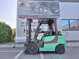 Four wheel front forklift Yale GLP30VX