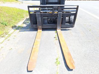 Four wheel front forklift Yale GDP80VX