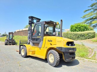 Four wheel front forklift Yale GDP80VX