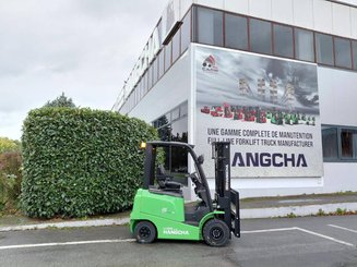 Four wheel front forklift Hangcha AE15i (CPD15-AEY2-I)