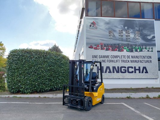 Four wheel front forklift Hangcha XE18i (CPD18-XEY2HA-SI)  - 1