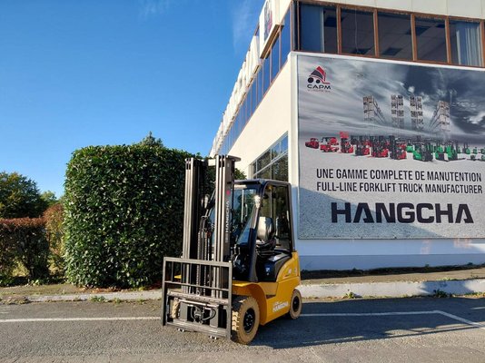 Four wheel front forklift Hangcha XE18i (CPD18-XEY2HA-SI)  - 1