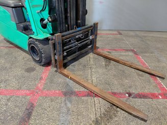 Three wheel front forklift Mitsubishi FB20NT