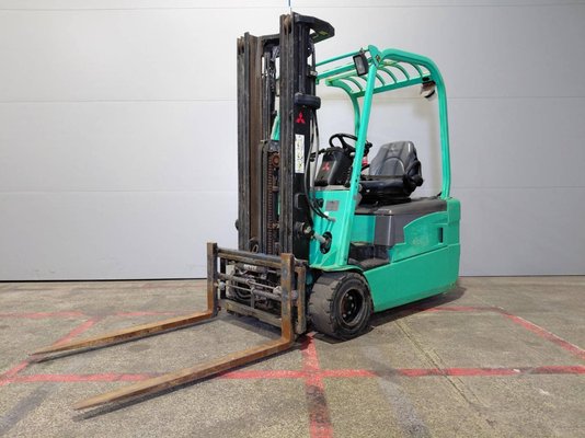 Three wheel front forklift Mitsubishi FB20NT - 1