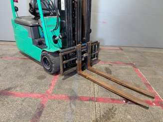 Three wheel front forklift Mitsubishi FB20NT