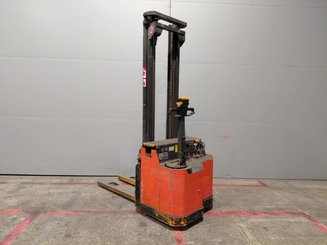 Pedestrian pallet stacker STILL EGV14