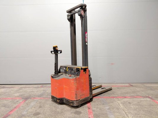 Pedestrian pallet stacker STILL EGV14 - 1
