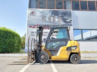 Four wheel front forklift Caterpillar DP40N - 2