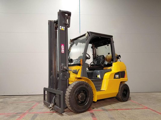 Four wheel front forklift Caterpillar GP40NTD - 1