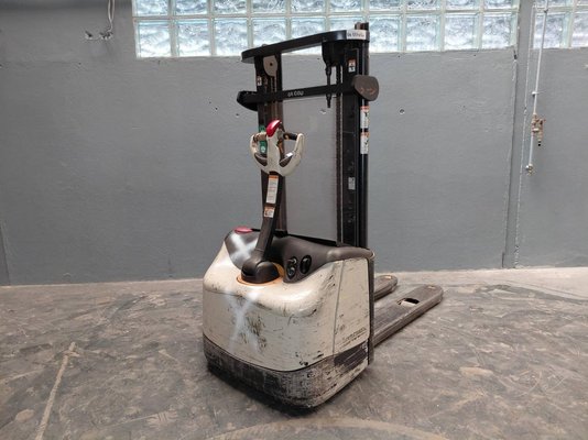 Pedestrian pallet stacker Crown WF3000 1.2 - 1