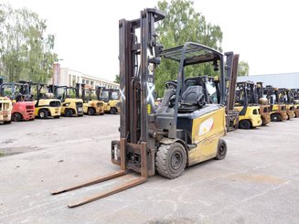 Four wheel front forklift Caterpillar EP25CN