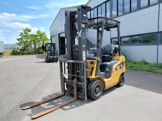 Four wheel front forklift Caterpillar GP18NTD
