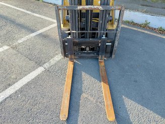 Four wheel front forklift Caterpillar GP18NTD
