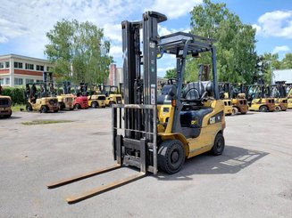 Four wheel front forklift Caterpillar GP18NTD