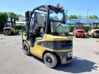 Four wheel front forklift Caterpillar GP25N