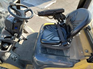 Four wheel front forklift Caterpillar GP25N