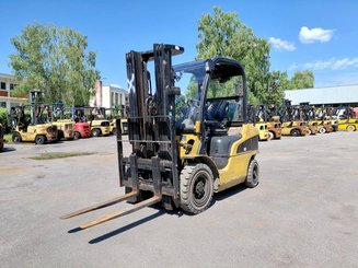 Four wheel front forklift Caterpillar GP25N