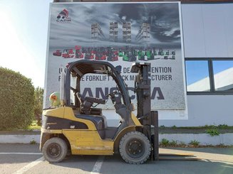 Four wheel front forklift Caterpillar GP25N