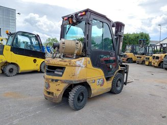 Four wheel front forklift Caterpillar GP25N2