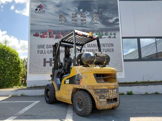 Four wheel front forklift Caterpillar GP30N