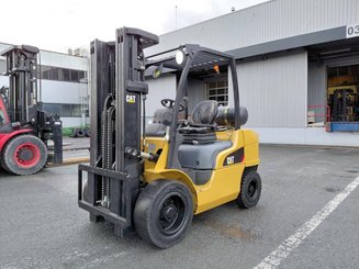 Four wheel front forklift Caterpillar GP30N