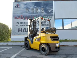 Four wheel front forklift Caterpillar GP30NTD