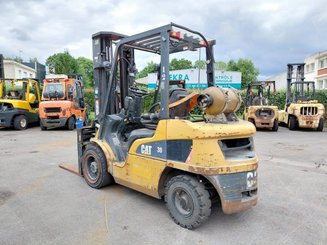 Four wheel front forklift Caterpillar GP30NTD