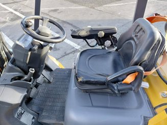 Four wheel front forklift Caterpillar GP30NTD