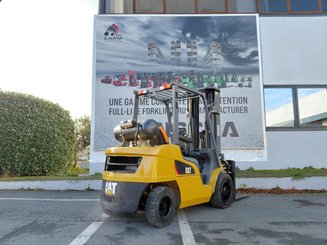 Four wheel front forklift Caterpillar GP30NTD