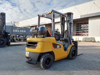 Four wheel front forklift Caterpillar GP30NTD