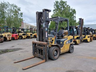 Four wheel front forklift Caterpillar GP30NTD