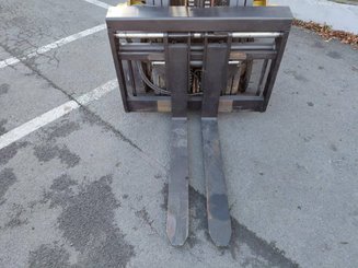 Four wheel front forklift Caterpillar GP30NTD