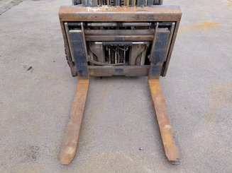Four wheel front forklift Caterpillar GP30NTD