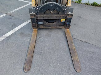 Four wheel front forklift Caterpillar GC40K