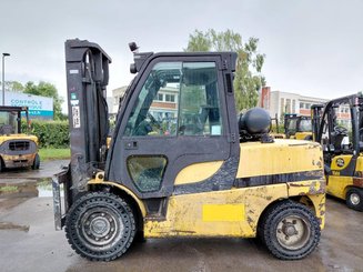 Four wheel front forklift Yale GLP55VX