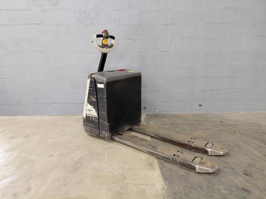 Pedestrian pallet truck Crown WP3020-2.0 - 1